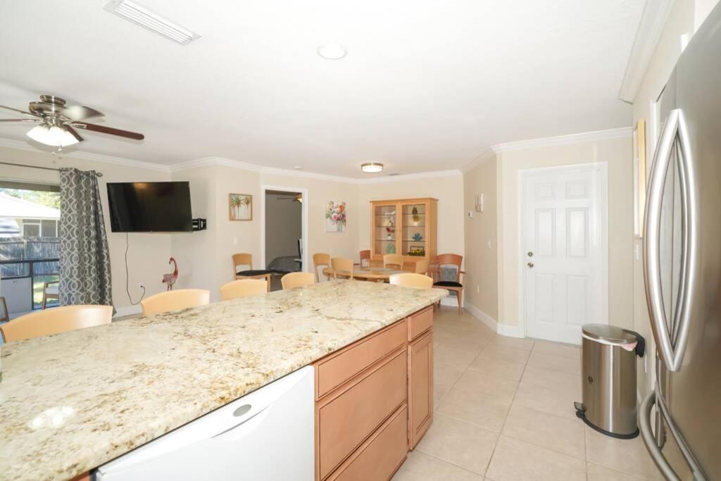 Pet-Friendly, King Bed, Close To Siesta Beach, Restaurants, Shopping Villa Sarasota Exterior photo